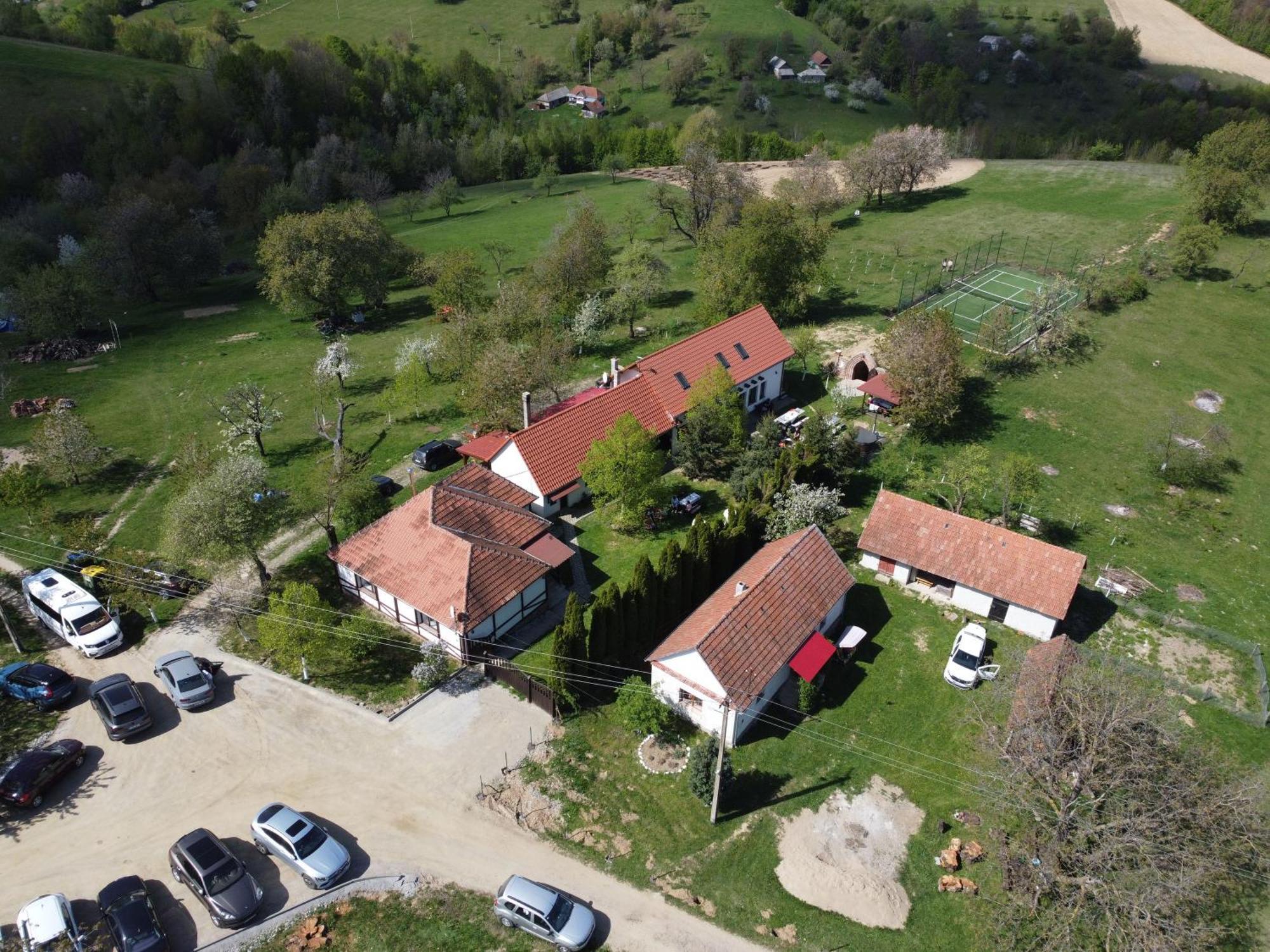 Villa Casa Vatra Sinteului - Cu Sala De Evenimente De Capacitate Mare - Se Inchiriaza Integral Socet Exterior foto