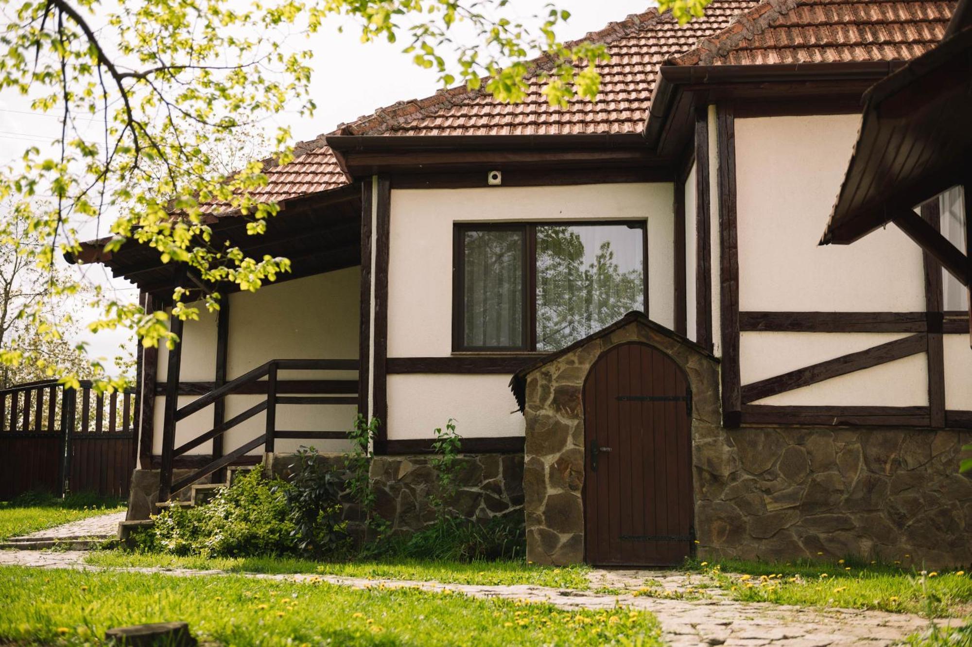 Villa Casa Vatra Sinteului - Cu Sala De Evenimente De Capacitate Mare - Se Inchiriaza Integral Socet Exterior foto